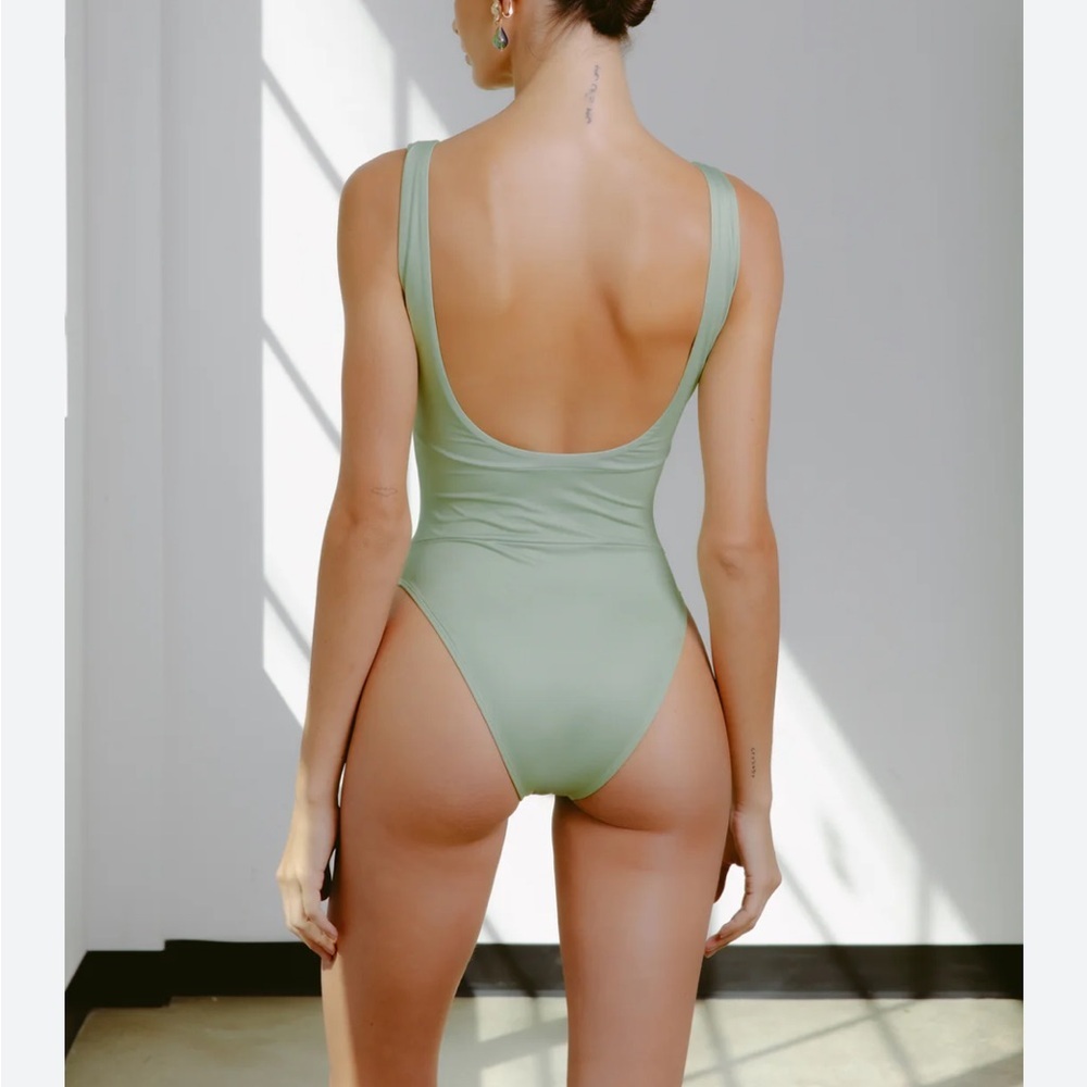 Aerie Light Green Women's One Piece High-cut cheeky Swimsuit women's size Small